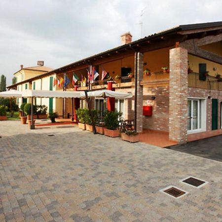 Hotel Gabarda Carpi Exterior foto