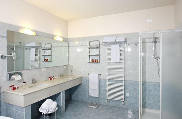 Hotel Gabarda Carpi Habitación foto