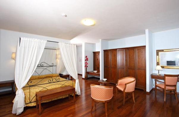 Hotel Gabarda Carpi Exterior foto